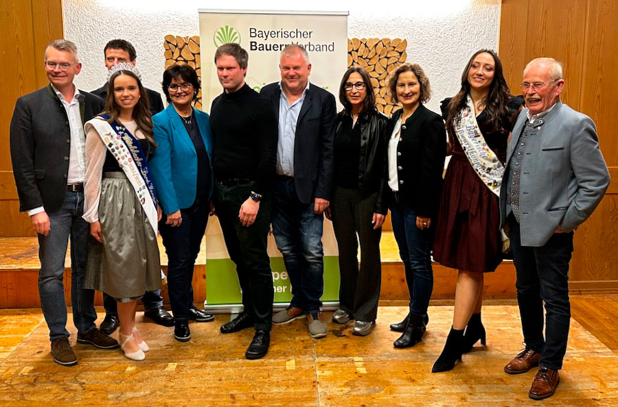 Peter Tomaschko (MdL), Marie-Luise Hengster (Königin des Wittelsbacher Landes), Martin Schmid (BBV), Sabine Asum (BBV), Dr. Malte Rubach (M.R.Expert), Wolfgang Teifelhart (BBV), Alexandra Huber (BBV), Marina Jakob (MdL), Sophie Braumiller (Bay. Weißwurstkönigin), Manfred Losinger (stellv. Landrat)